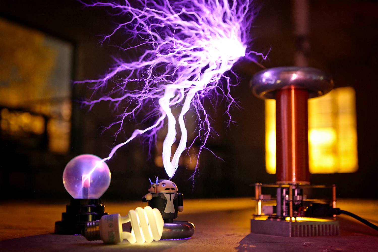 MIT students develop oneTesla self-build, music-playing Tesla coil kit