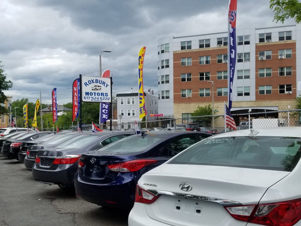 Meet Edgar Arias and Varinia Castillo of Roxbury Motors in Roxbury